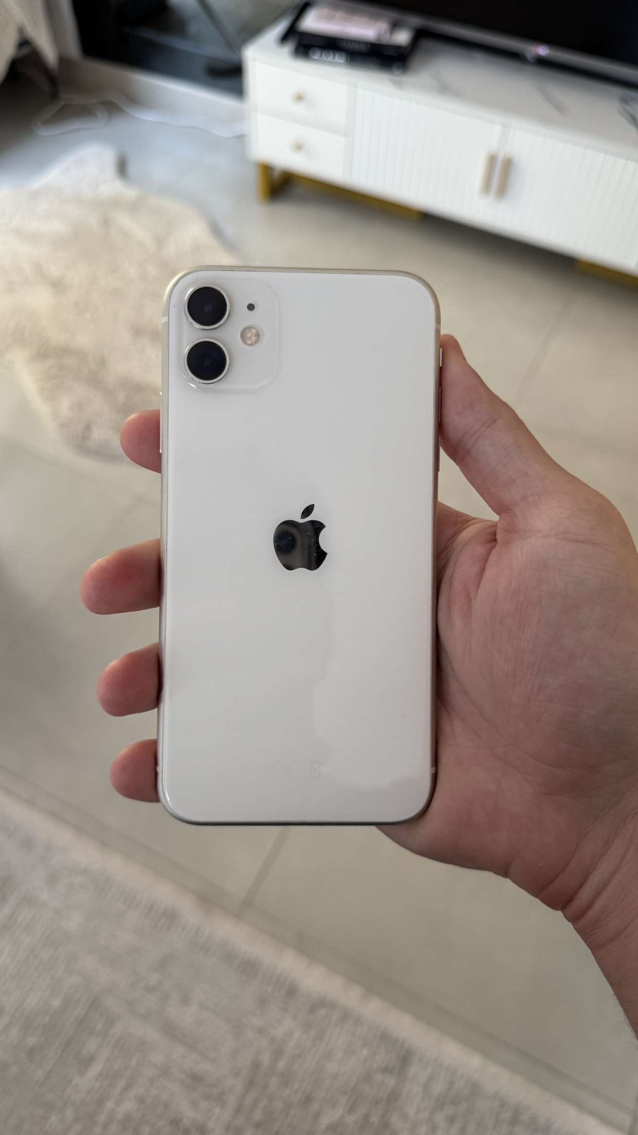 iPhone 11 White 64GB image 1