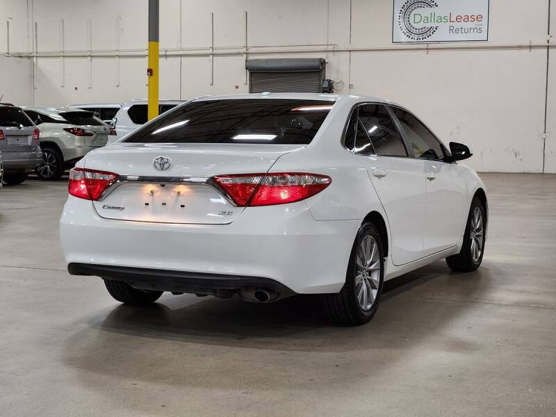 2017 Toyota Camry image 3