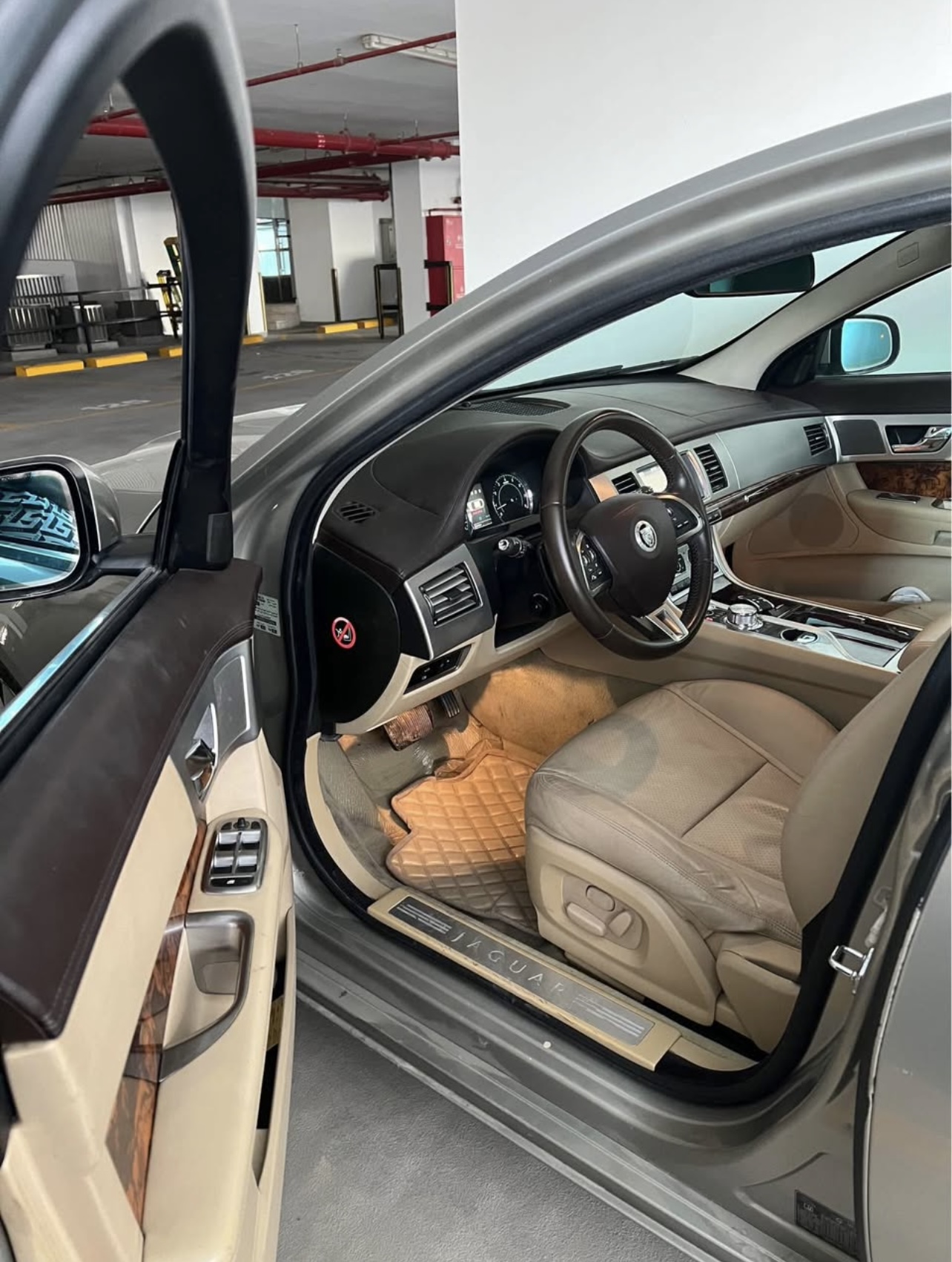 Jaguar XF 2012 V6 Full Option GCC Specs image 2